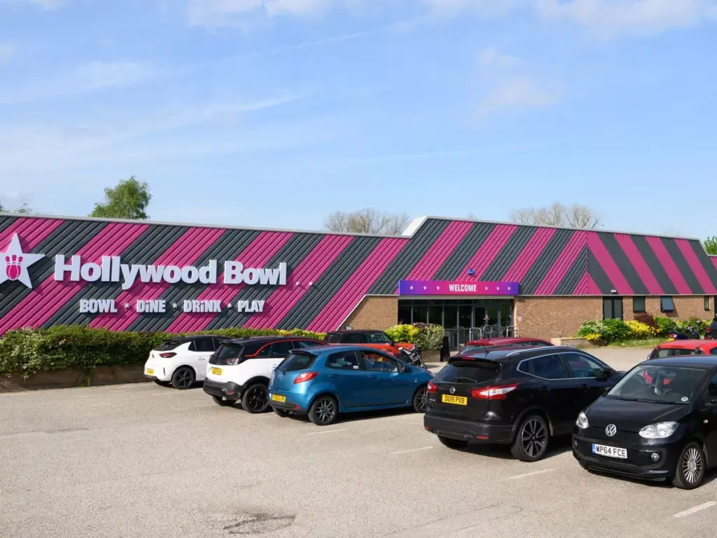 Hollywood Bowl, Lincoln
